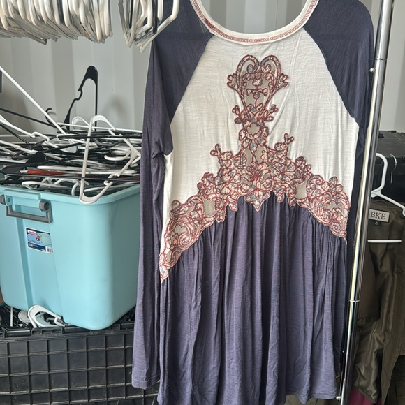 Appliqué gimmicks top - Picture 3 of 4